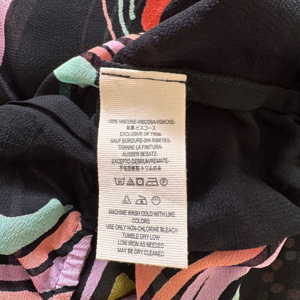Free People - Size M Black Multi Art Deco Print Top Batwing Sleeve Elastic Hem - Picture 9 of 10